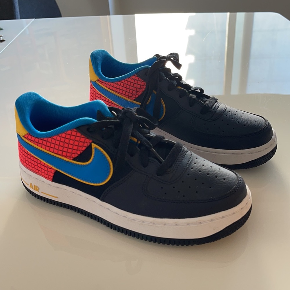 Boys Spiderman Navy Nike Air Force 1 sneakers excellent condition